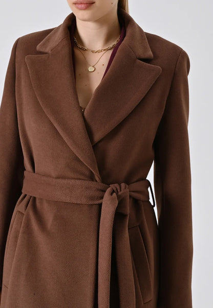Manteau Long Ceinturé à Col Tailleur
