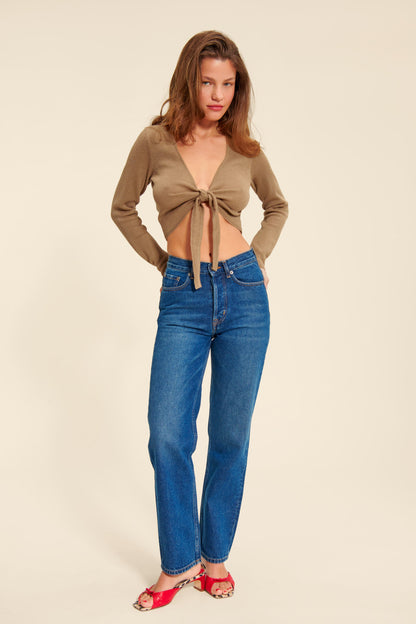 Top Court | Kaki À Nouer Sur Le Devant | Féminin Et Moderne | Idéal Pour Les Looks Urbains