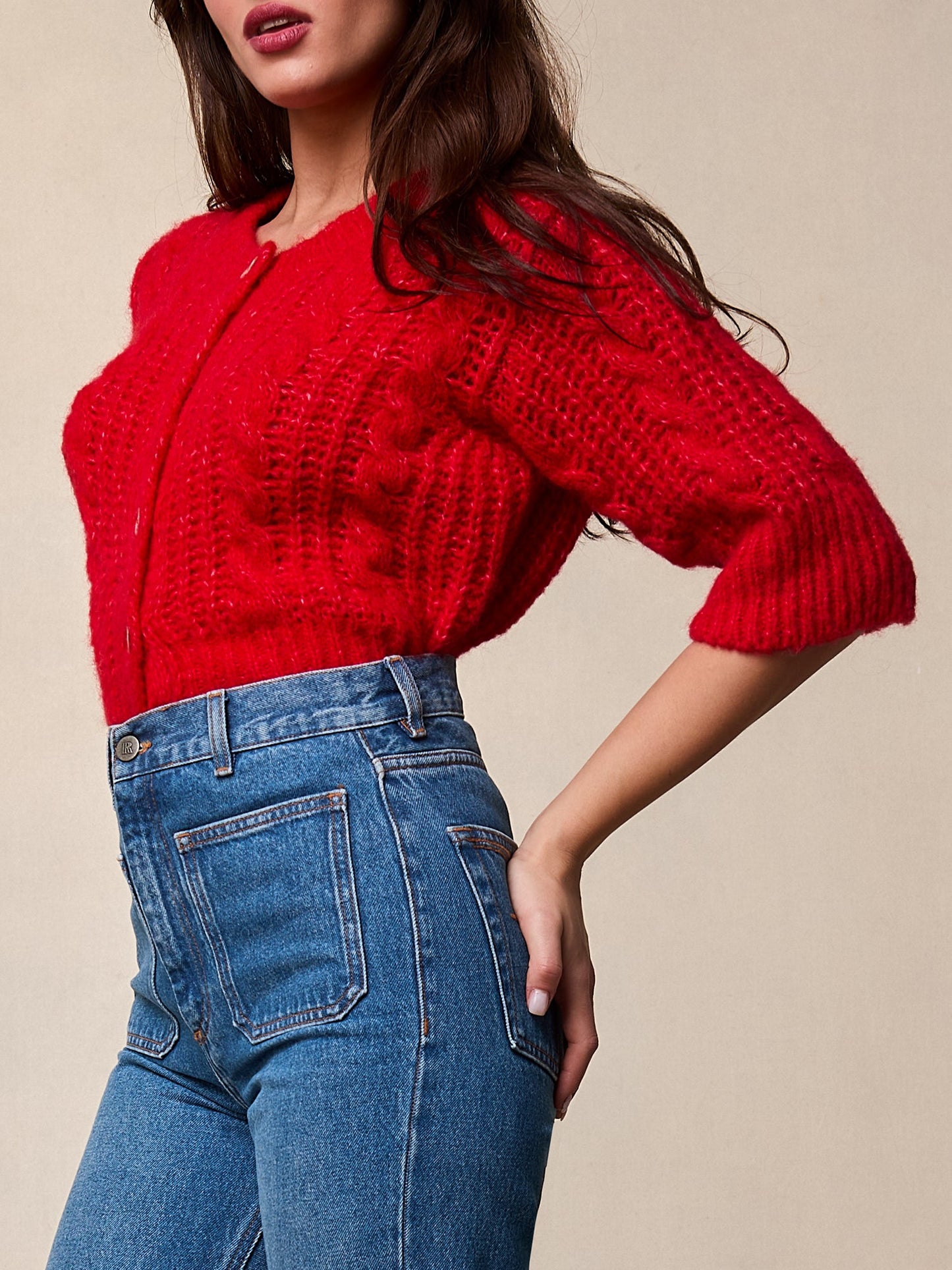Cardigan | Rouge En Maille Torsadée À Boutons | Féminin Et Audacieux | Pour La Mi-Saison