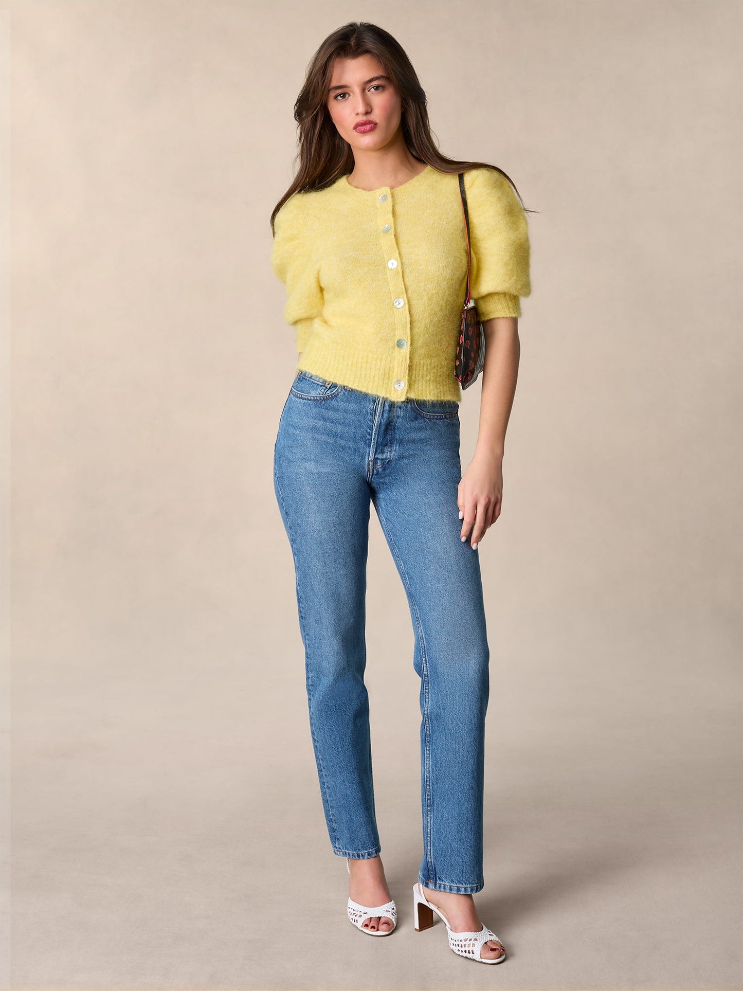 Cardigan  | Jaune À Manches Bouffantes Et Boutons Nacrés | Féminin Et Lumineux | Pour La Mi-Saison