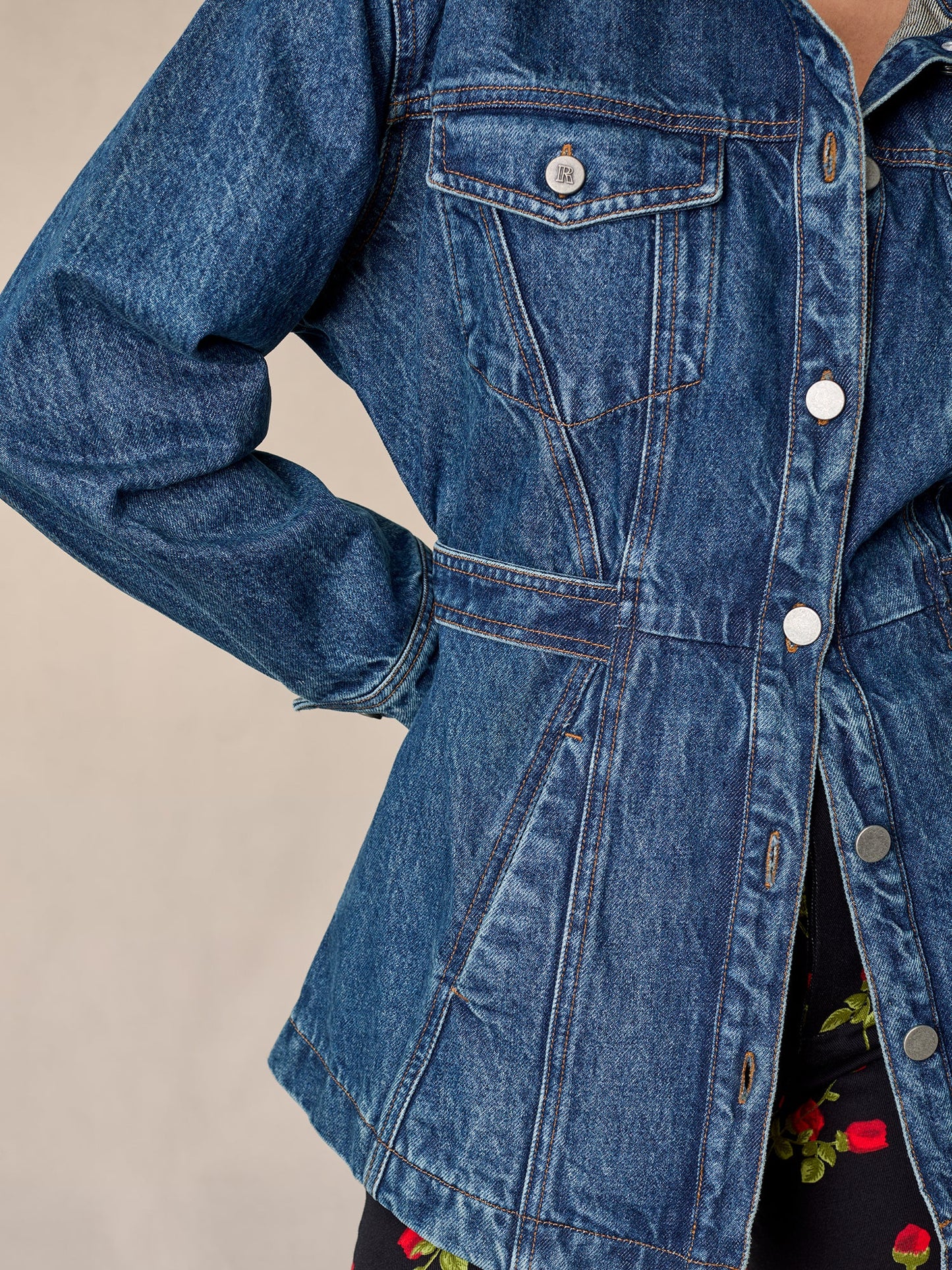 Veste Femme | Denim Cintrée et Intemporelle | Idéale pour un Look Urbain Décontracté